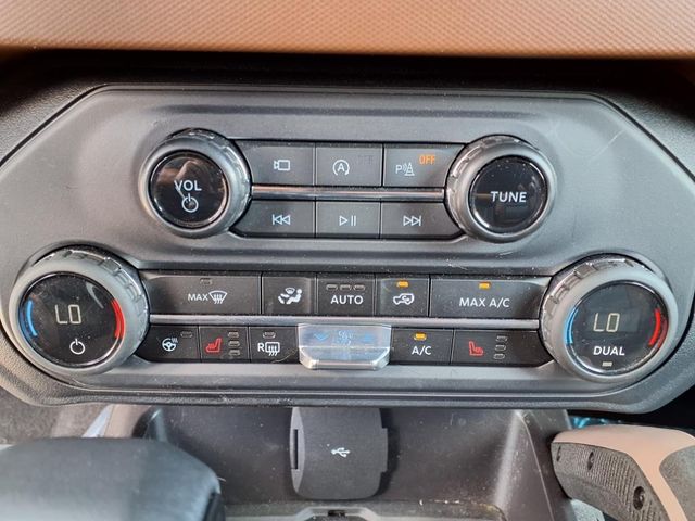 2024 Ford Bronco Outer Banks photo