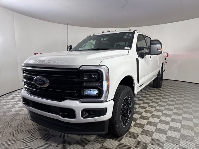 2025 Star White Metallic Tri-Coat Ford Super Duty F-350 SRW Platinum 4X4 Truck
