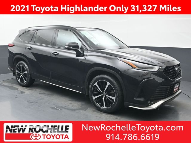 Midnight Black Metallic 2021 Toyota Highlander XSE AWD SUV / Crossover All-Wheel Drive 8-Speed Automatic