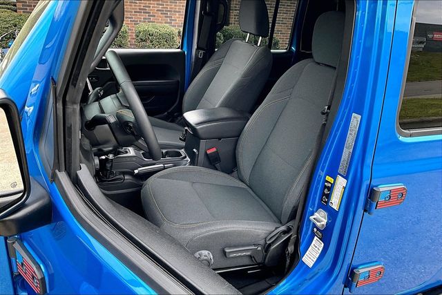 Used 2024 Jeep Gladiator Sport 4D Crew Cab