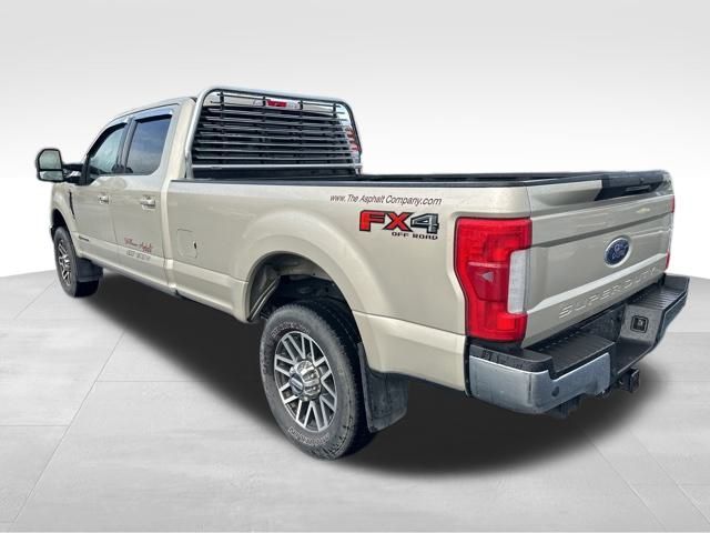 2017 Ford F-350SD Lariat photo