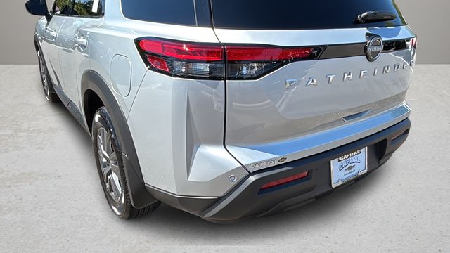 Used 2025 Silver Nissan S image 36