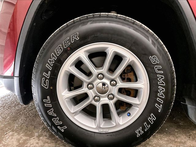 2020 Jeep Grand Cherokee Laredo Red at South Hills CDJR
