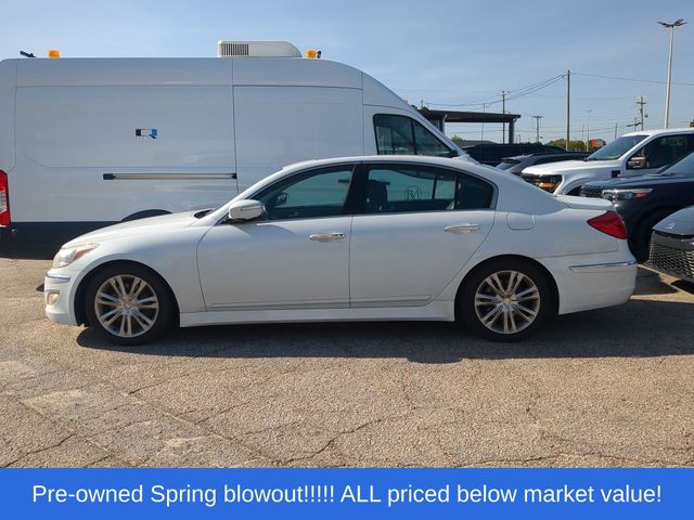 Used 2013 White Hyundai 3.8 image 2