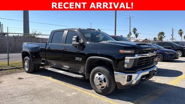 2024 Chevrolet Silverado 3500HD LT Crew Cab 4WD