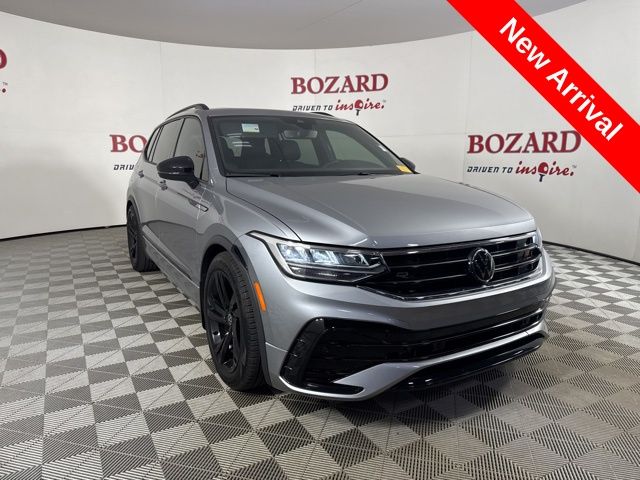 2023 Pyrite Silver Metallic Volkswagen Tiguan 2.0T SE R-Line Black SUV