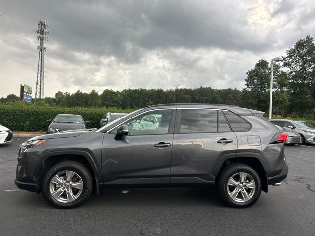 2025 Toyota RAV4 XLE - Photo 12