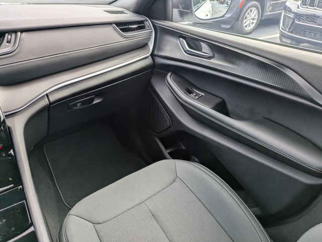 2026 Jeep Grand Cherokee L Altitude 4x4