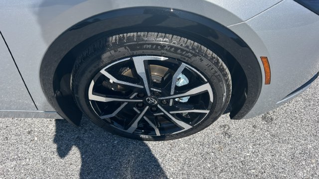 New 2027 Toyota Prius Plug-in Hybrid Hatchback