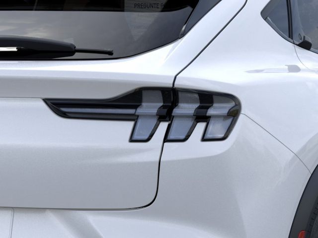 New 2026 White Ford Select image 21