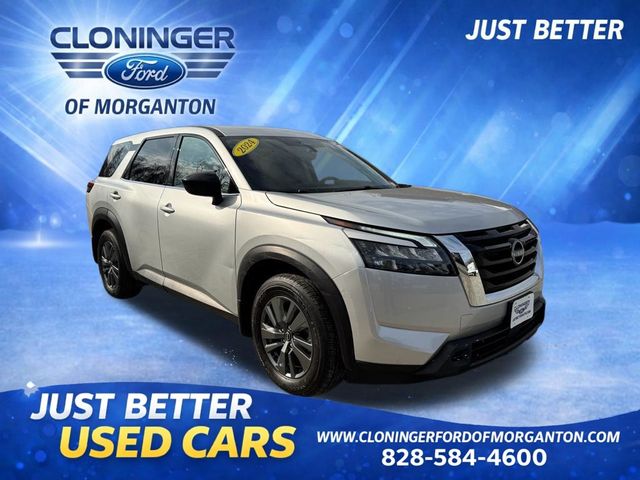 Brilliant Silver Metallic 2024 Nissan Pathfinder S 4WD SUV / Crossover All-Wheel Drive 9-Speed Automatic