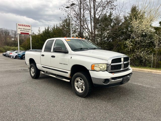 Bright White Clearcoat 2005 Dodge RAM 3500 SLT Quad Cab 4WD Pickup Truck Four-Wheel Drive 4-Speed Automatic