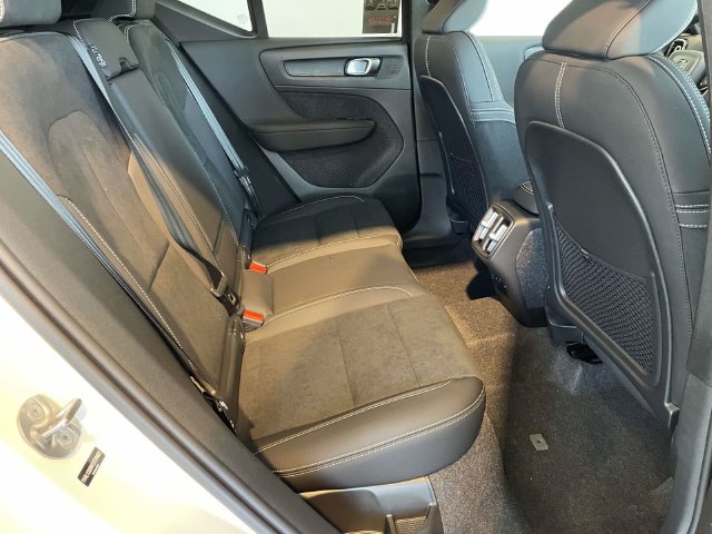 New 2026 White Volvo B5 Ultra Black Edition image 20