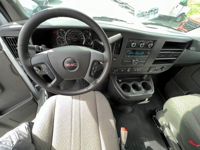 2023 GMC Savana 3500 Work Van 16