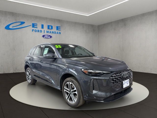2025 Audi Q5 quattro Premium 40 TFSI