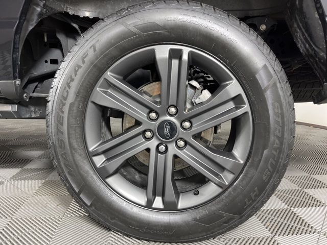 2023 Agate Black Metallic Ford F-150 Lariat 4X4 Truck