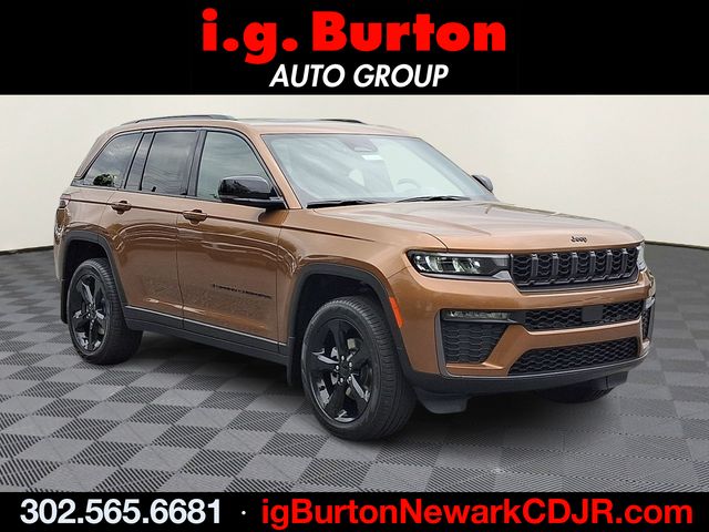 Red (Copper Shino Metallic Clearcoat) 2026 Jeep Grand Cherokee Limited 4WD SUV / Crossover Four-Wheel Drive 8-Speed Automatic