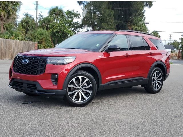 2025 Ford Explorer ST-Line 1