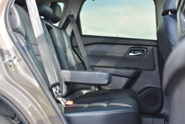 Used 2025 Nissan Rogue SL 4D Sport Utility