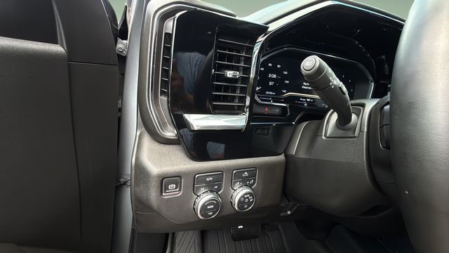 Used 2024 Silver GMC Elevation image 21