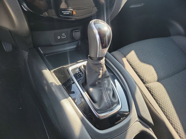 Used 2020 Gray Nissan S image 31