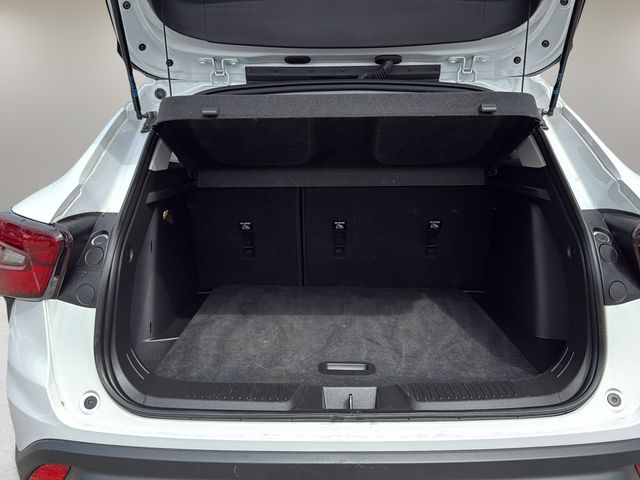 2025 Chevrolet Trax LT - Photo 12