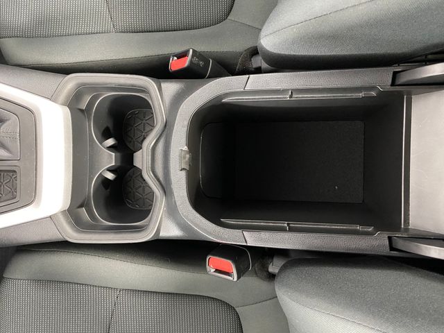 2021 Toyota RAV4 LE photo