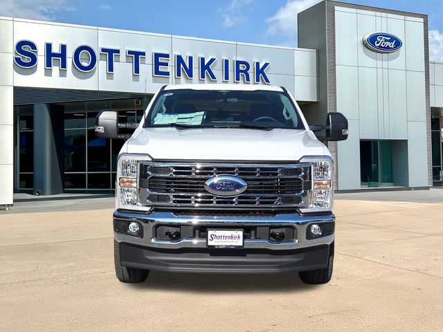 New 2026 White Ford XLT image 2