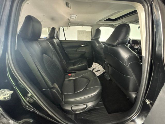 Used 2023 Toyota Highlander SUV
