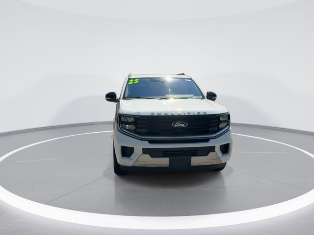 Used 2025 White Ford Platinum image 3