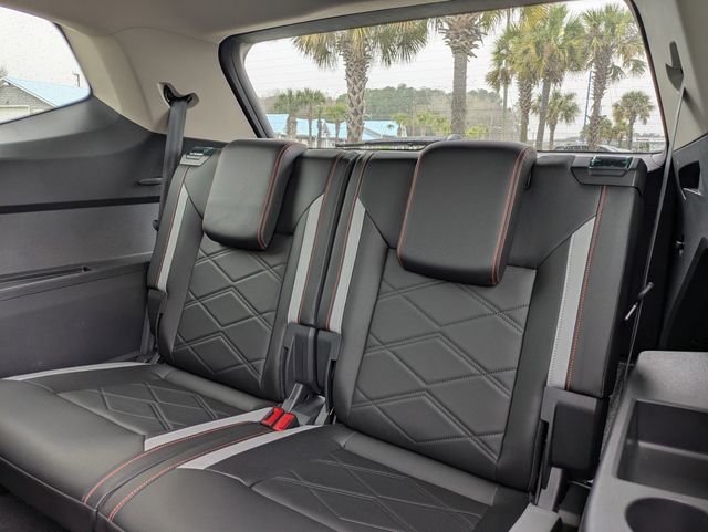 2025 Volkswagen Atlas 2.0T Peak Edition Green at Matthews Motors of Wilmington