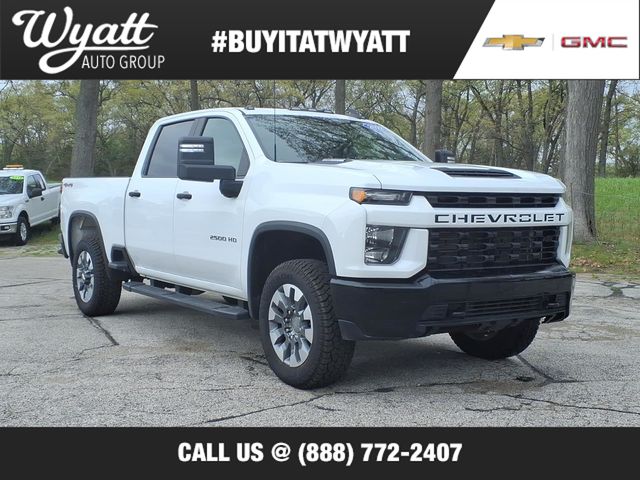 Summit White 2022 Chevrolet Silverado 2500HD Custom Crew Cab 4WD Pickup Truck Four-Wheel Drive Automatic