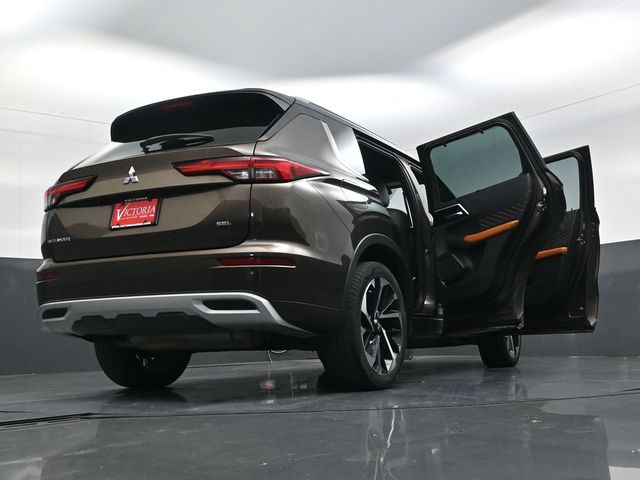 2022 Mitsubishi Outlander SEL Brown at North Houston Mitsubishi