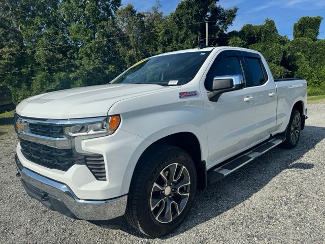 Used 2023 White Chevrolet LT image 3