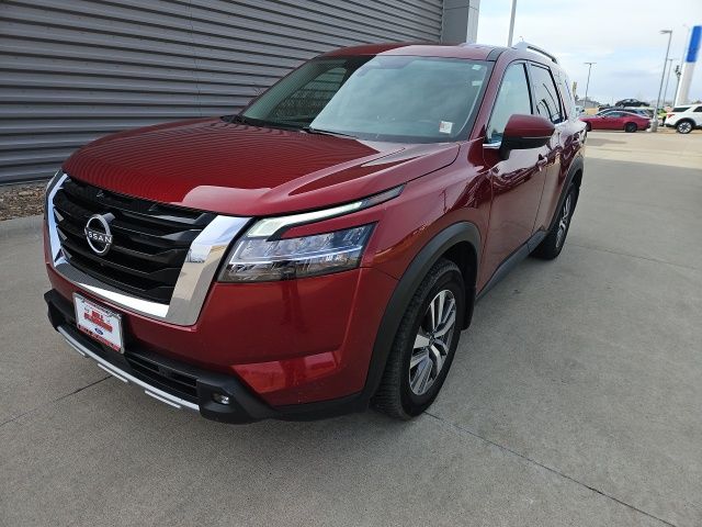 2022 Nissan Pathfinder SL 4WD