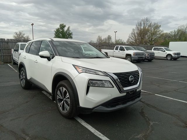 Pearl White Tricoat 2021 Nissan Rogue SV AWD SUV / Crossover All-Wheel Drive Continuously Variable Transmission
