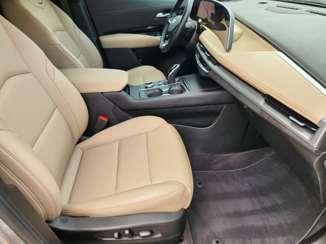 2024 Cadillac XT4 Luxury Silver at Tom Peacock Cadillac