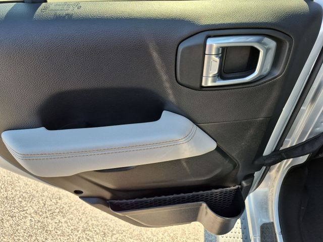 Used 2022 Silver Jeep Unlimited Sahara High Altitude image 25
