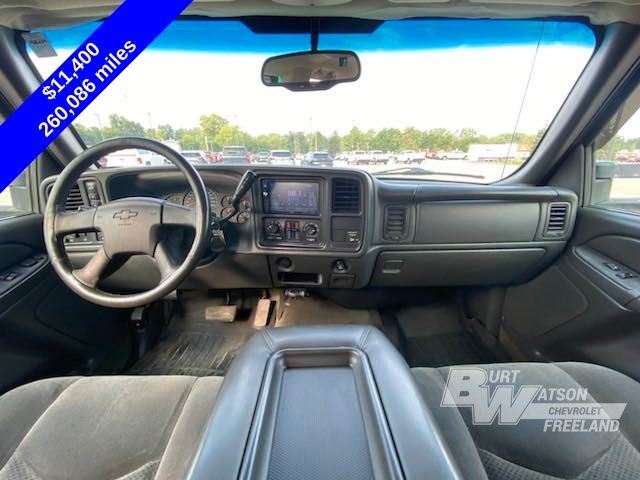 2004 Chevrolet Silverado 3500 LS 12