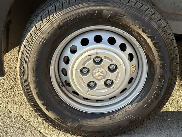 Used 2025 White Ram Base image 8