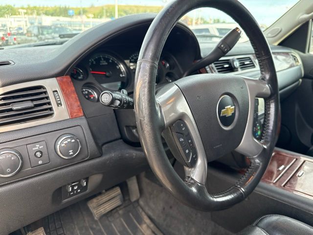 2013 White Diamond Clearcoat Chevrolet Suburban 1500 LTZ 4X4 SUV