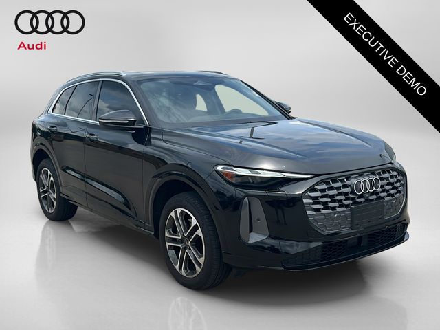 Mythos Black Metallic 2025 Audi Q5 quattro Premium 40 TFSI SUV / Crossover All-Wheel Drive 7-Speed Automatic