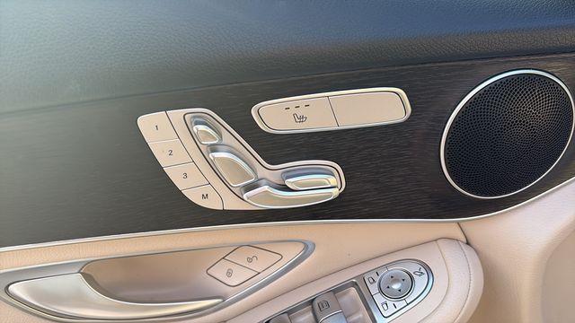 2022 Mercedes-Benz GLC GLC300 - Photo 22