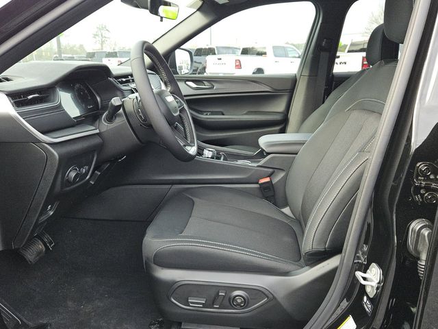 2026 Jeep Grand Cherokee L Laredo 4x4