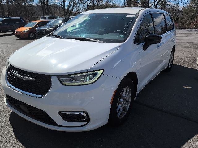 2025 Chrysler Pacifica Select FWD