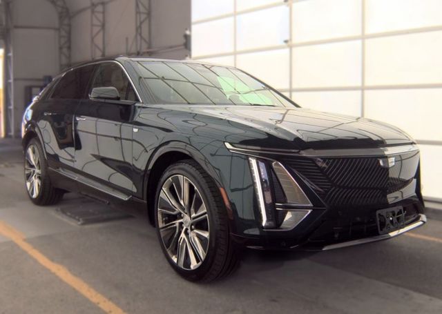 Certified Used 2025 Green Cadillac Luxury image 3