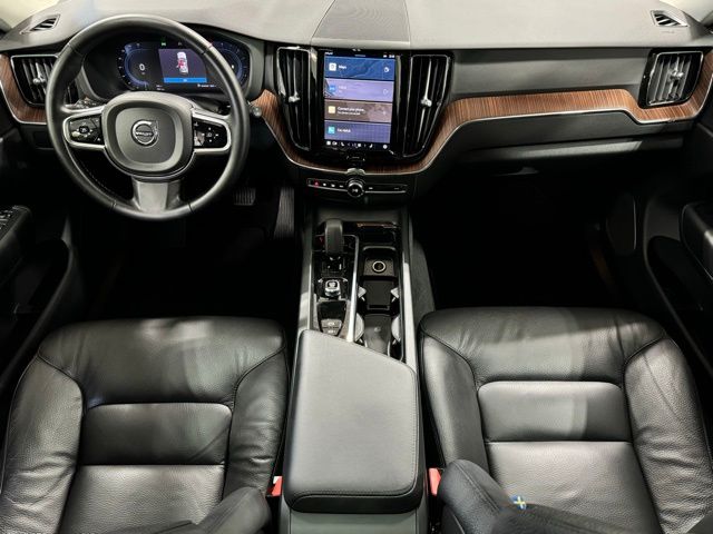 2024 Volvo XC60 B5 Plus Dark Theme 27