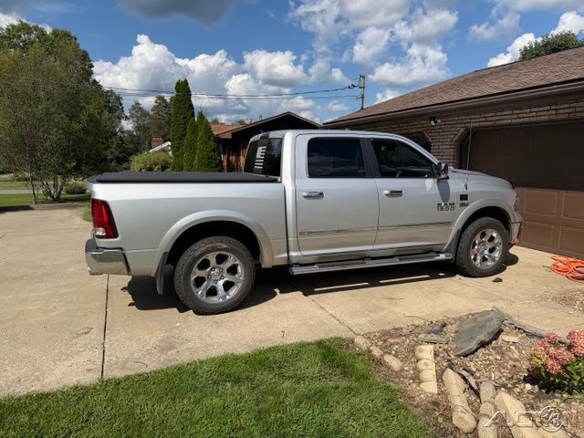 Bright Silver Clearcoat Metallic 2018 RAM 1500 Pickup Truck Four-Wheel Drive 8-Speed Automatic