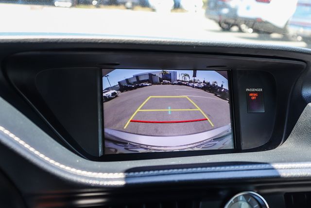 Used 2018 Silver Lexus 300h image 29