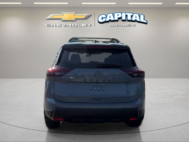 Used 2026 Gray Nissan Dark Armor image 4